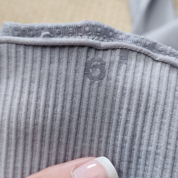 Lulemon gray ribbed leggings - Picture 4 of 4